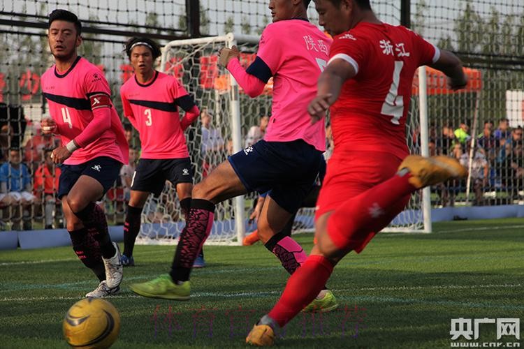 笼式足球首日收官 激烈对抗展现全运魅力 笼式足球首日收官 激烈对抗展现全运魅力